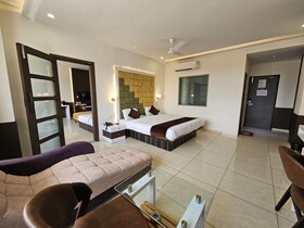 Hotel Grand Darshan