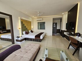 Hotel Grand Darshan