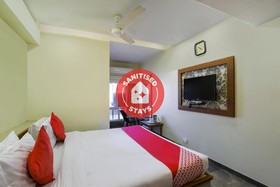 Hotel Royal Retreat by OYO Rooms