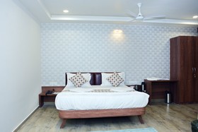 Hotel Royal Wings