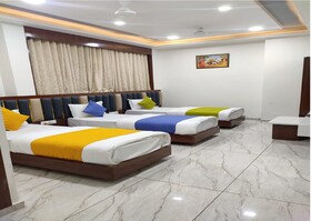Hotel R R One