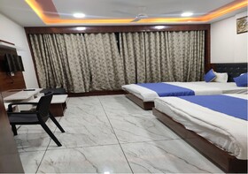 Hotel R R One