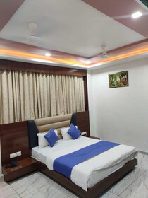 Hotel R R One
