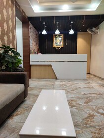Hotel R R One