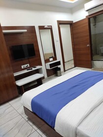 Hotel R R One