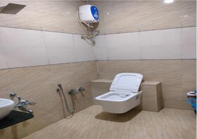 Hotel R R One