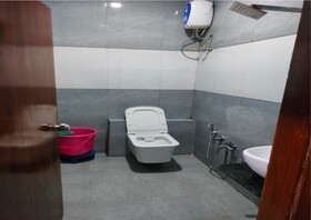 Hotel R R One