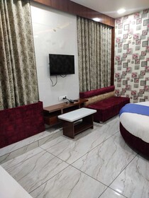 Hotel R R One