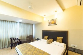 Hotel Savshanti Towers