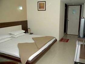 Hotel Savshanti Towers