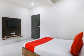 Hotel Shiv Kunj by OYO Rooms