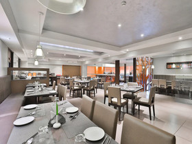 Click Hotel Vadodara