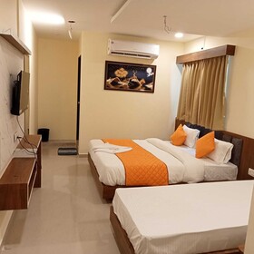 Hotel V R Villa
