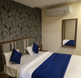 Hotel V R Villa