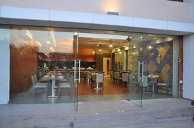Pride Biznotel Manjusar