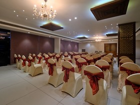Pride Biznotel Manjusar