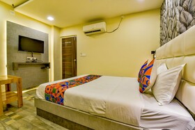 Raj Palace I by FabHotel