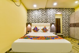 Raj Palace I by FabHotel