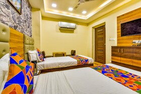 Raj Palace I by FabHotel
