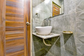Raj Palace I by FabHotel