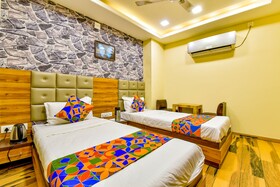 Raj Palace I by FabHotel