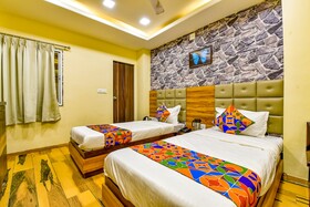 Raj Palace I by FabHotel