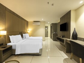 Sunday Hotel