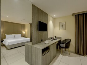 Sunday Hotel