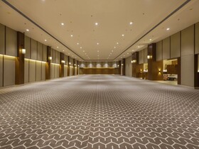 Sunday Hotel