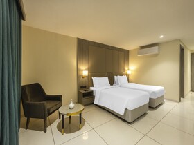 Sunday Hotel