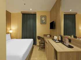 Sunday Hotel