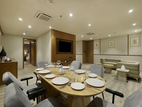 Sunday Hotel