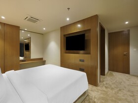 Sunday Hotel