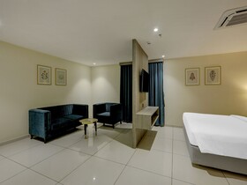 Sunday Hotel