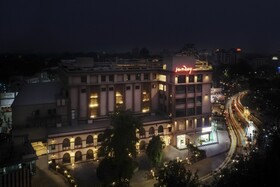 Sunday Hotel