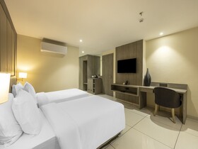 Sunday Hotel