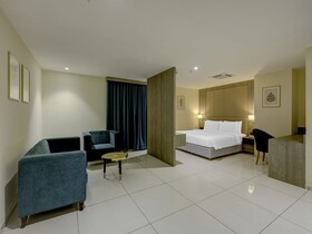 Sunday Hotel