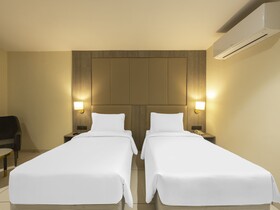 Sunday Hotel