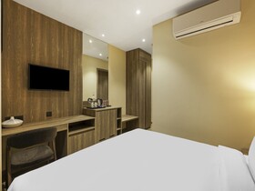 Sunday Hotel