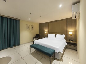 Sunday Hotel