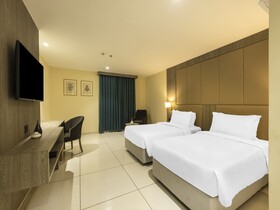 Sunday Hotel
