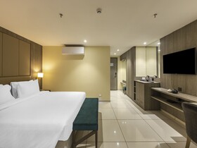 Sunday Hotel