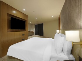 Sunday Hotel