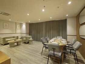 Sunday Hotel