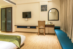 The Sky Imperial Hotel Yahvi