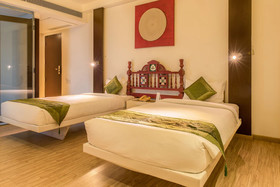 The Sky Imperial Hotel Yahvi
