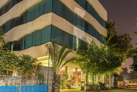 Yahvi Hotel by Treebo
