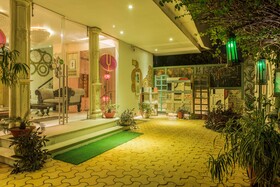 Yahvi Hotel by Treebo