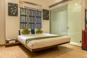 Yahvi Hotel by Treebo