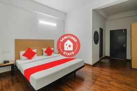 OYO 43024 Townhouse